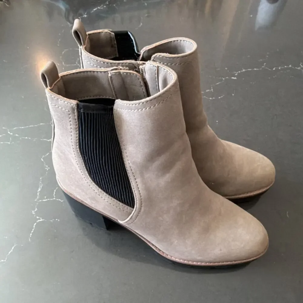 Naturalizer Beige Suede Chelsea Ankle Boots Women Block Heel Round Toe